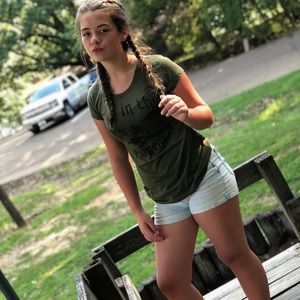 Meet your Posher, Alexis